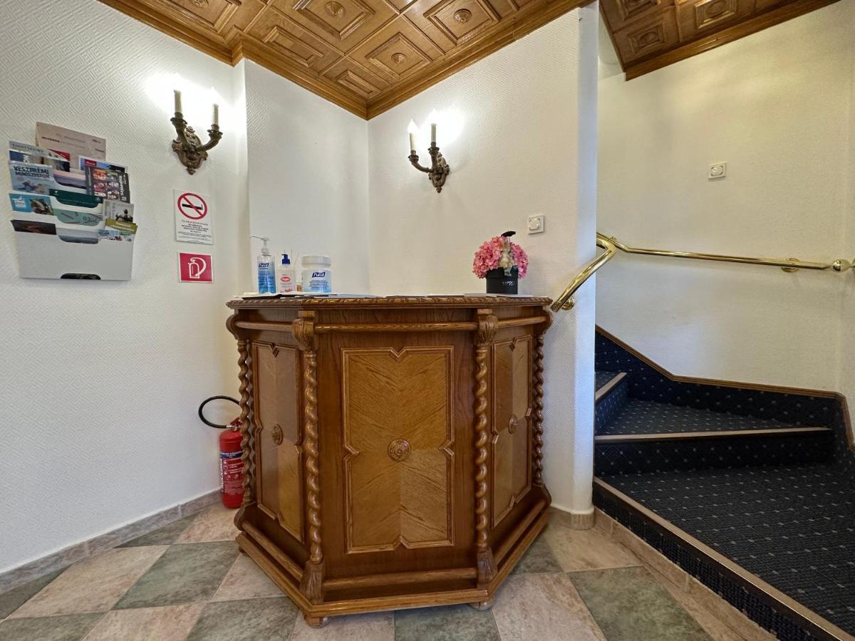 Ello Residence Веспрем Экстерьер фото