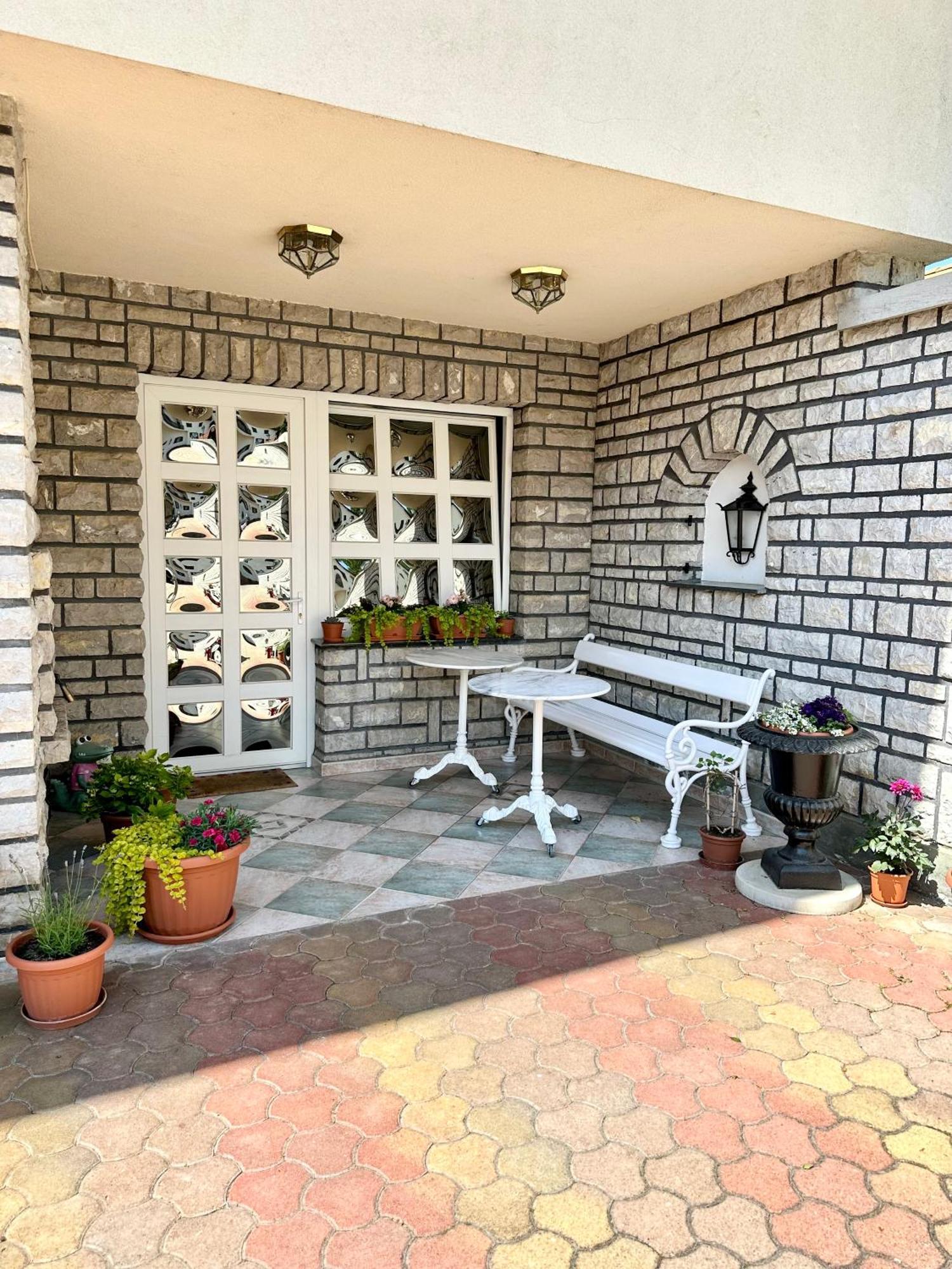 Ello Residence Веспрем Экстерьер фото